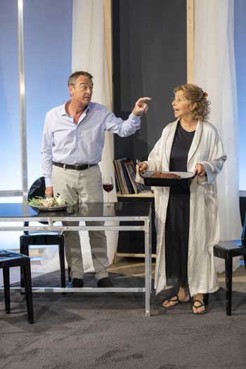 Krystian Martinek, Michaela May ©Foto: Alvise Predieri / Komödie Bayerischer Hof 